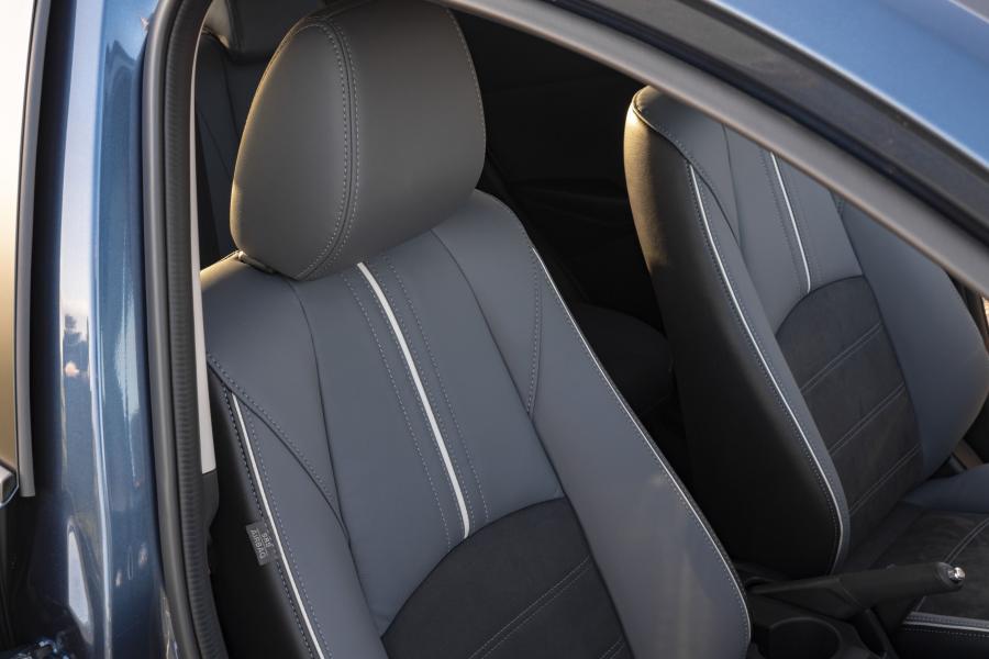 Интерьер Mazda2 2019 года  (UK) (фото 32 из 54)